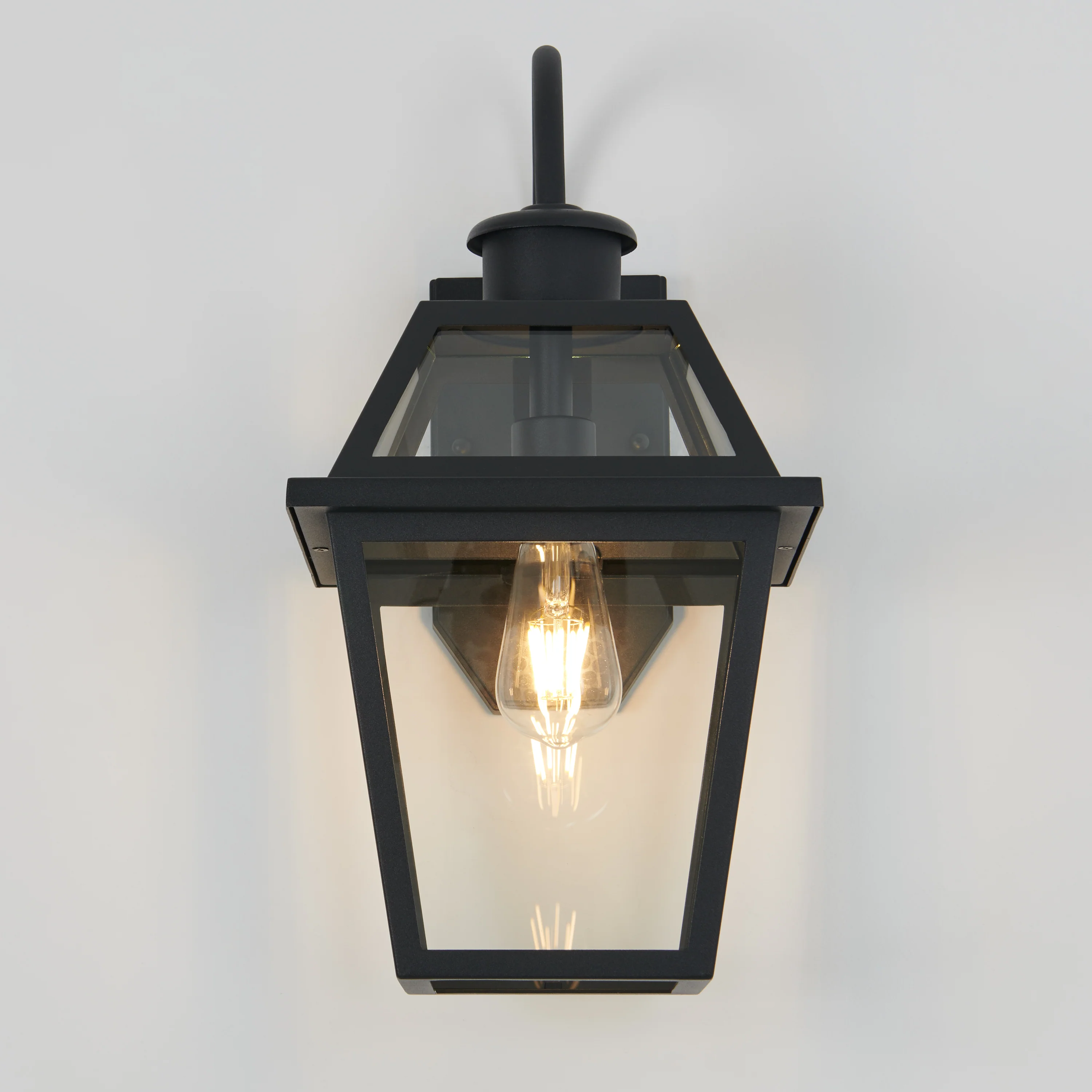 Colonial outdoor lantern wall light - Image 7