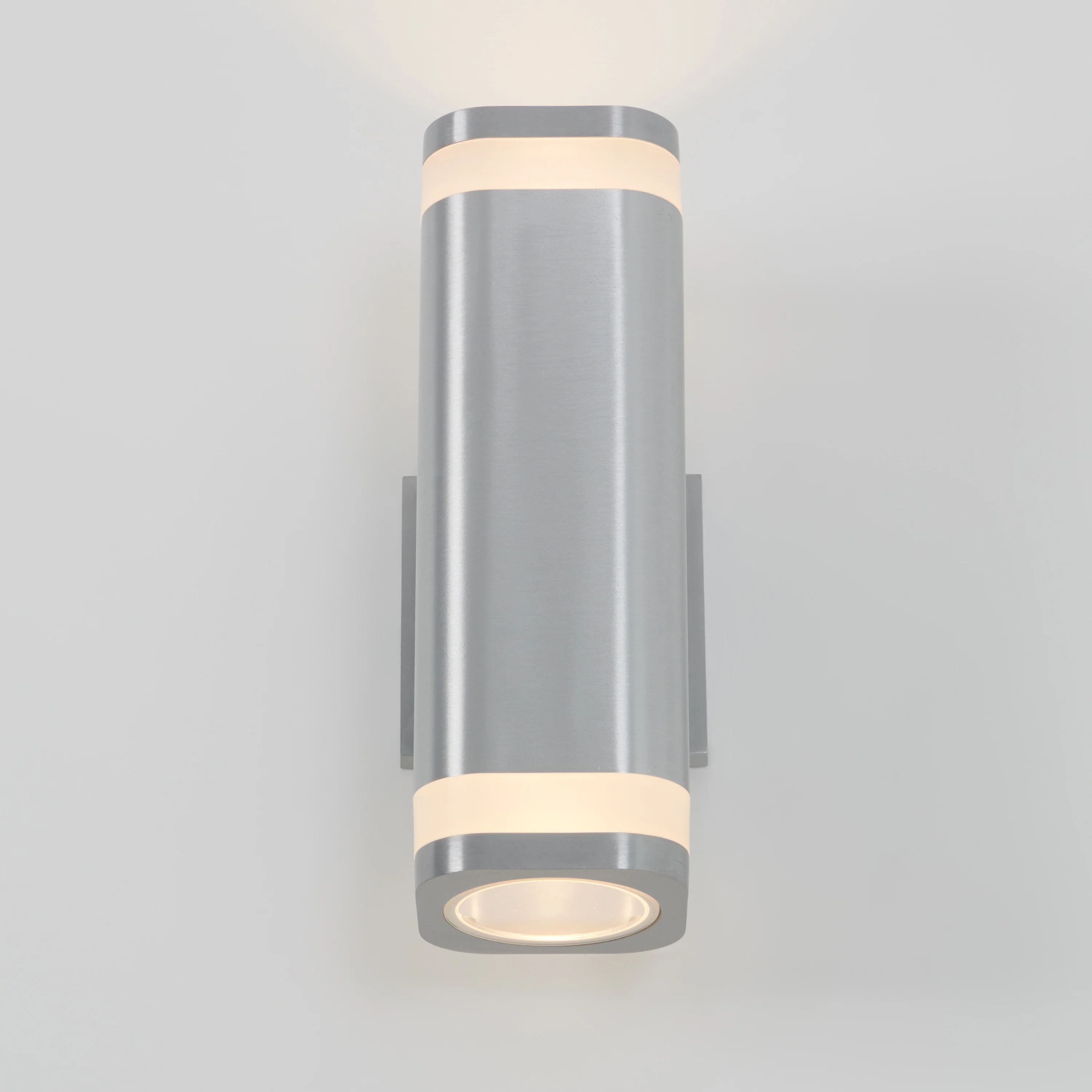 Mettle LED indoor-outdoor wall light - Image 12