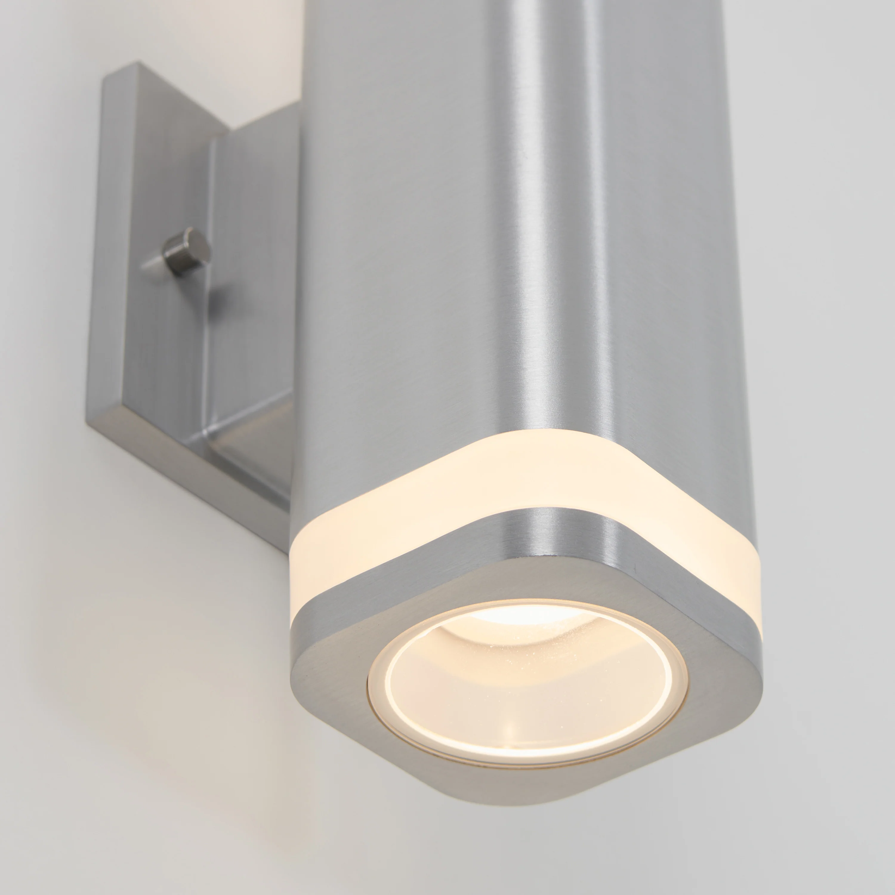 Mettle LED indoor-outdoor wall light - Image 14
