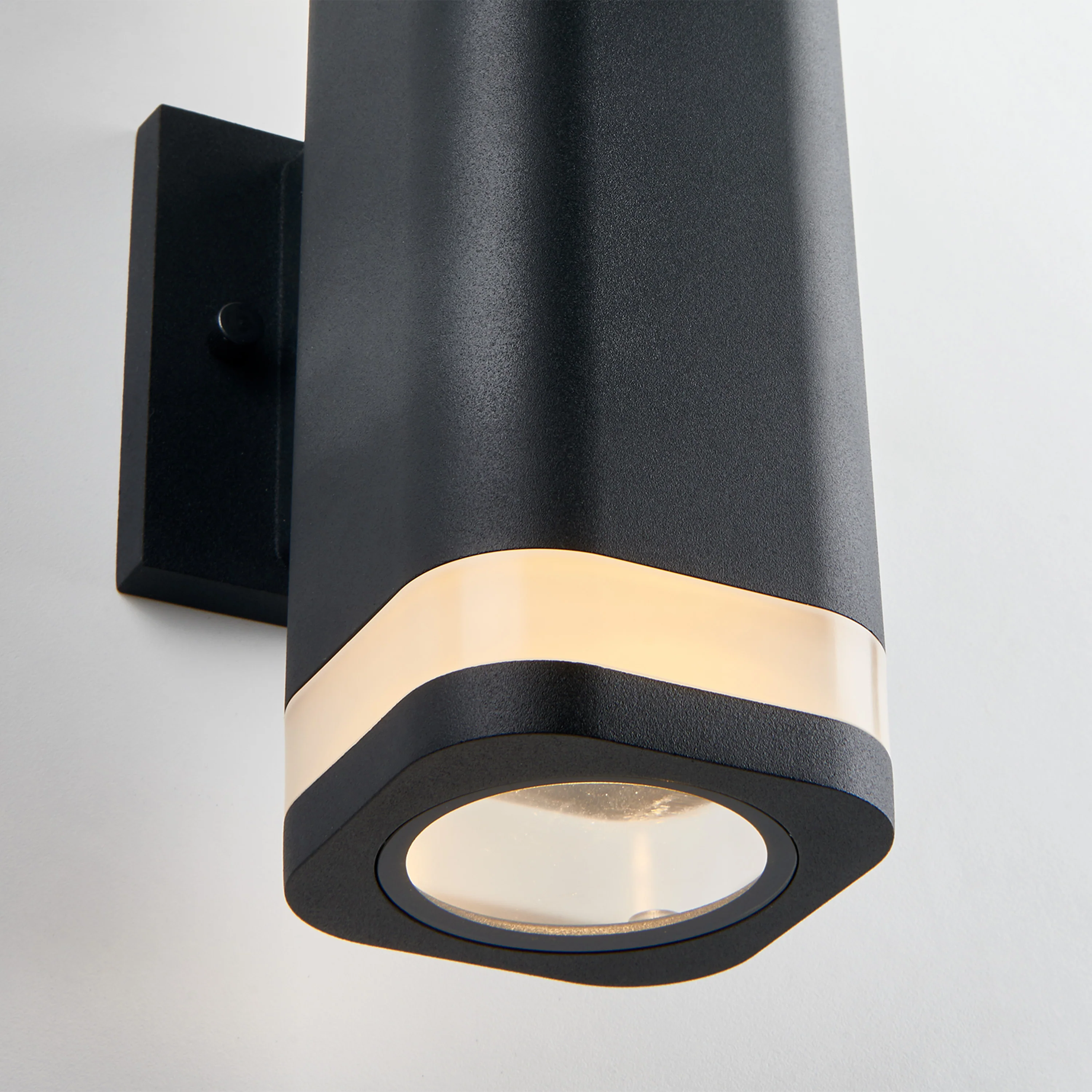 Mettle LED indoor-outdoor wall light - Image 3