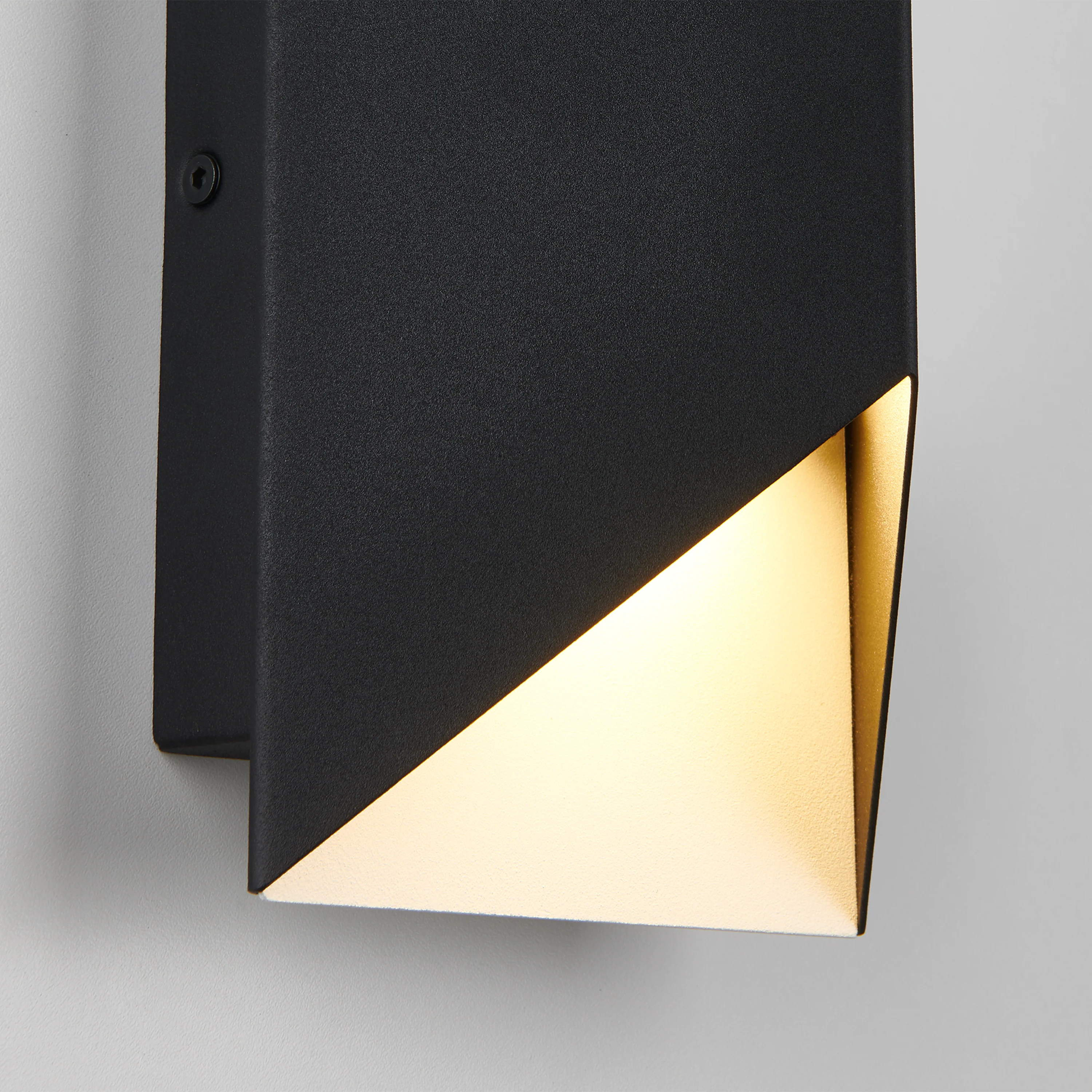 Tria LED indoor-outdoor wall light - Image 4